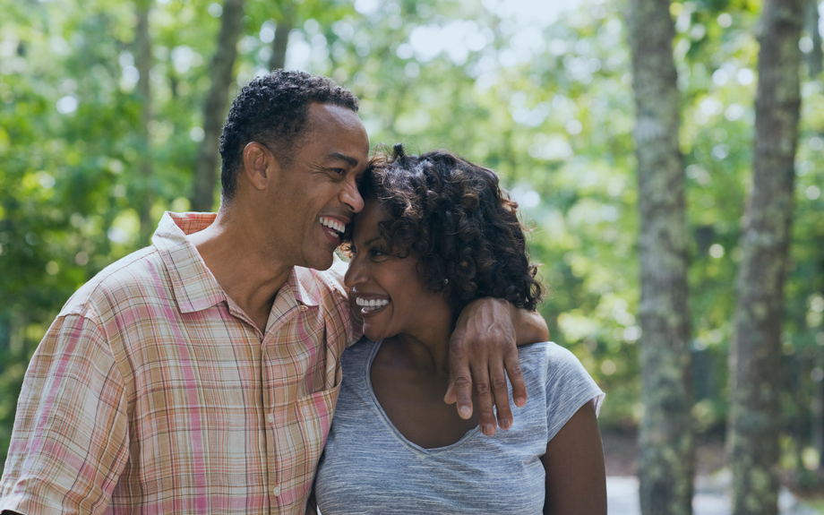 couple-smiling-outdoors